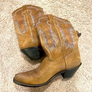 Brown tan leather, cowboy boots with blue detailing size 7